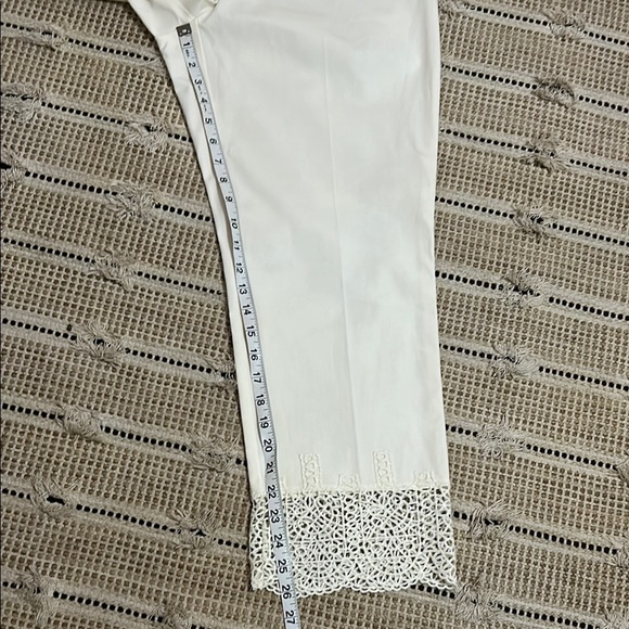 NWT 💎 Alfani White Cropped Pants with Broderie Anglaise - Picture 7 of 8